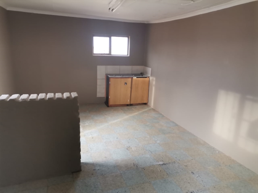 7 Bedroom Property for Sale in Kwanonqaba Western Cape